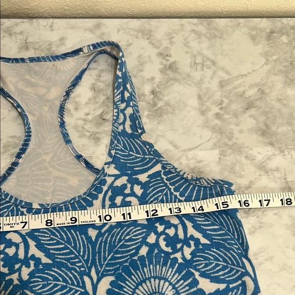 LULEMON WOMENS ACTIVEWEAR TANK TOP BLUE WHITE FLORAL Sz MD o LG - Picture 7 of 10